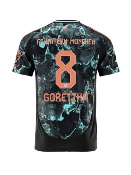 Bayern Munich Leon Goretzka #8 Replika Borta Kläder 2024-25 Kortärmad